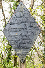 
GWR weight restriction sign on bridge near Pentre Lane, April 2016