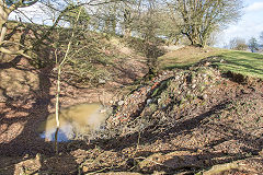 
Old quarry below the 'Mountain Air', once the site of limekilns but nothing there now, February 2016