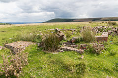 Cefn Crib ruins, The octagonal building, September 2015
