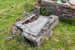 Cefn Crib ruins, The rectangular building, September 2015
