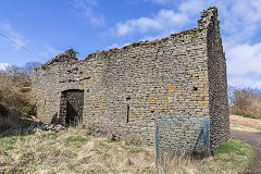 Ty Gwyn barn and Blaen-y-Cwm Railroad, Pant-y-Gasseg, March 2015