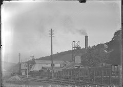 
Middle period, Later headgear, tall chimney and single pitched roof to the screens