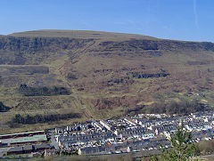 
Maes Mawr Quarry tramway and incline, Cwm, July 2009