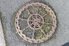 
'Victoria Foundry Ebbw Vale', a drain cover at Beaufort, March 2019