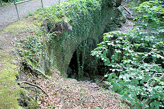 
Llammarch 1811 tramroad, bridge at foot of incline, Clydach, August 2010