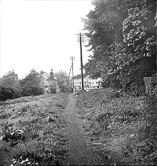 Caerleon Tramroad approaching Mill Street from Little Common, 1960,© Photo courtesy of 'Monmouthshire Memories'