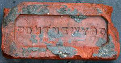 'Pontnewydd', the other side with a backwards 'N'