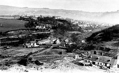 Lower Race Brickworks ruins can be seen beside the cottages (which still exist), c1910