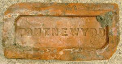 'Pontnewydd', the other side with a backwards 'N'