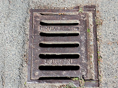 'Broad & Co Ltd London', drain cover, Gorran, Cornwall, June 2023