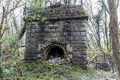 Cwm Pit chimney base, Rhyd-y-car, April 2019