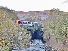 Sprinter '150 253' on the river bridge at ST 0393 9120, November 2021