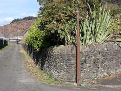 Cast-iron lampost but no makers mark, Pont Rhydyfen, March 2025