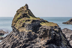 
Tramway by the 'statue', St Brides slate quarry, Abereiddy Quarry, April 2015