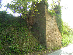 
Reynalton bridge North abutments, Saundersfoot, September 2008