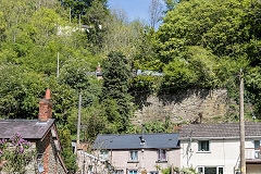 Coles Rock retaining wall, Lydbrook, May 2019