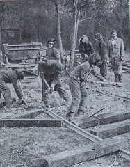 Relaying the loop, August 1973, © Photo courtesy of 'Brockham Museum News' contributors