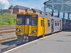 
'507 007' at Chester Station, August 2014