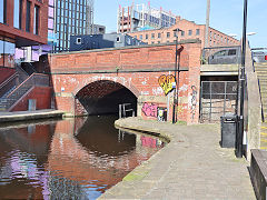 Bridge at lock '83', Rochdale Canal, Manchester, March 2025