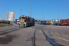 
Morocco Railways DH353, shunting in Casablanca docks, May 2016