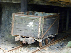 Katoomba level wagons, Blue Mountains, December 2012