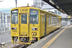 
'125 9' at Imari JR Station, October 2017