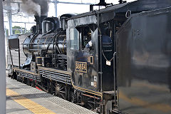 
SL Hitoyoshi '58654' leaving Kumamoto, September 2017