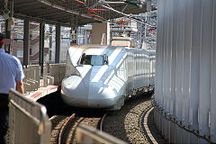 
Shinkansen arriving at Kumamoto, September 2017 