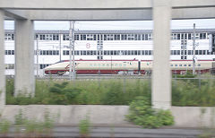 
'FGT 9000', the gauge-changing Shinkansen, both 3'6'' and Std gauge. at Yatsushiro, October 2017 