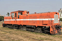 
Taiwan Power Co 'Lo3' Schoma 4825 of 1986 master and slave unit at Kaohsiung, February 2020